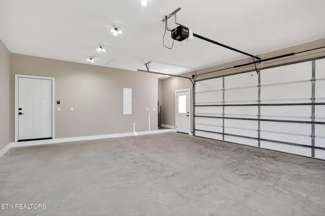 $457,000 | 6 Riverchase Drive, Crossville, TN 38555