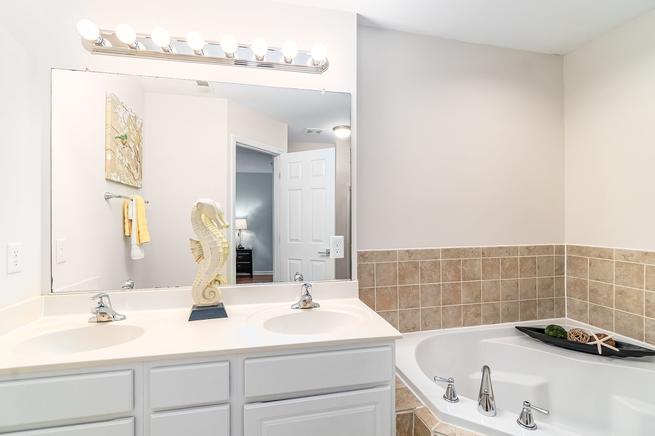 5554 Vista View Court Raleigh, NC 27612 - Photo 17 of 24 Photo 18