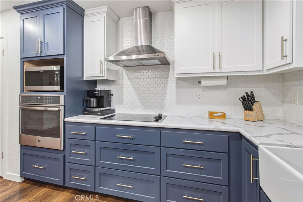 1908 Chelwood Way Modesto, CA 95355 - Photo 18 of 44 a kitchen with granite countertop stainless steel appliances and cabinets
