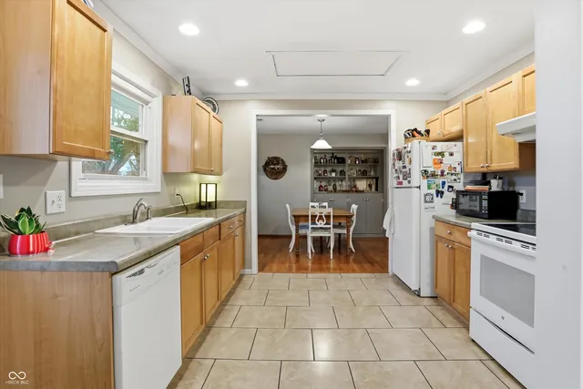 $332,900 | 1110 Hillview Drive, Franklin, IN 46131