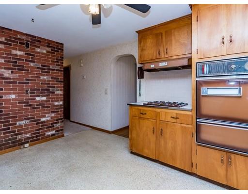 118 Hillcrest Road Waltham, MA 02451 - Photo 2 of 28