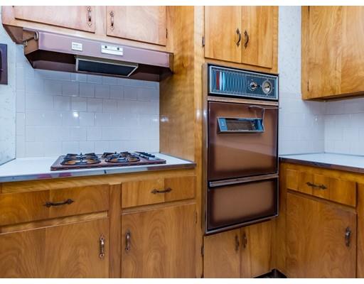 118 Hillcrest Road Waltham, MA 02451 - Photo 4 of 28