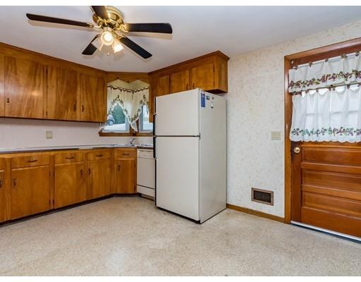 118 Hillcrest Road Waltham, MA 02451 - Photo 5 of 28