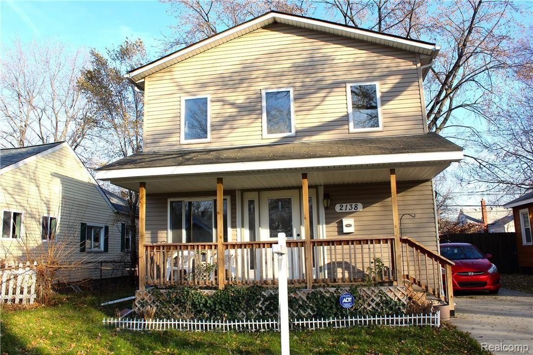 2138 Martin Road Ferndale, MI 48220 - Photo 2 of 24 IMG_3305.JPG