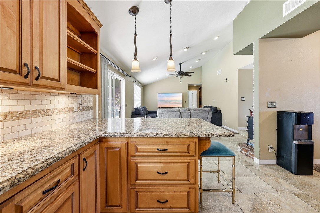 6691 Orangewood Road Highland, CA 92346 - Photo 18 of 71