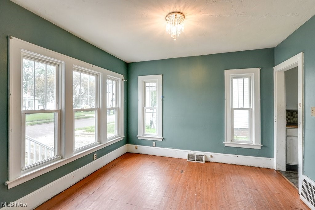 382 Cornell Street Akron, OH 44310 - Photo 8 of 25