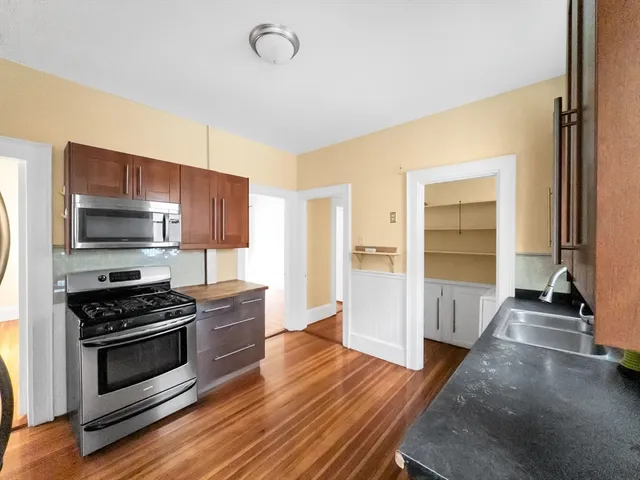 $3,000 | 27 Woodlawn Street, Unit 2, Boston, MA 02130