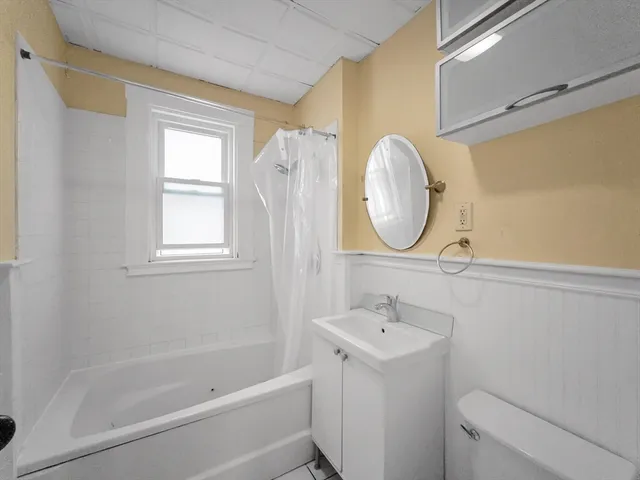 $3,000 | 27 Woodlawn Street, Unit 2, Boston, MA 02130