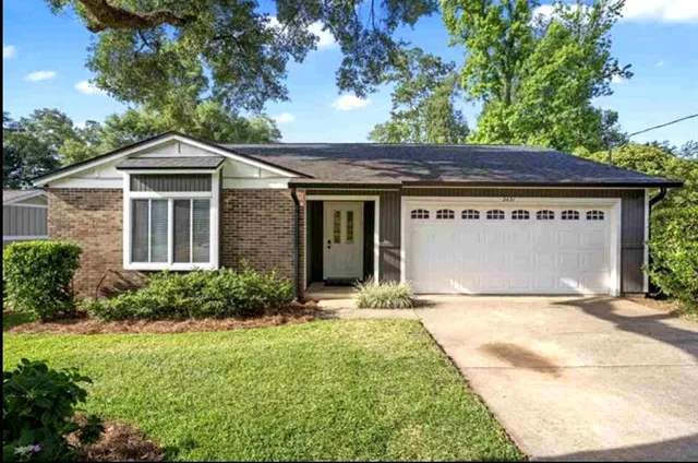 $2,500 | 2421 Wintergreen Road, Tallahassee, FL 32308