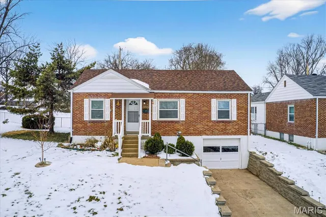 $249,900 | 9821 Zenith Drive, St. Louis, MO 63123