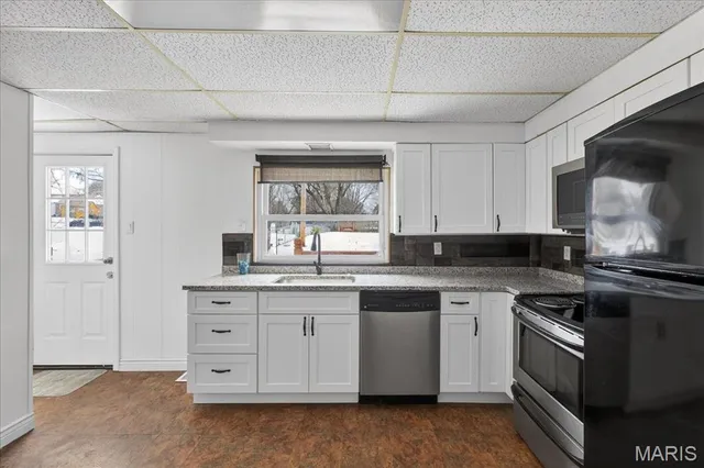 $249,900 | 9821 Zenith Drive, St. Louis, MO 63123