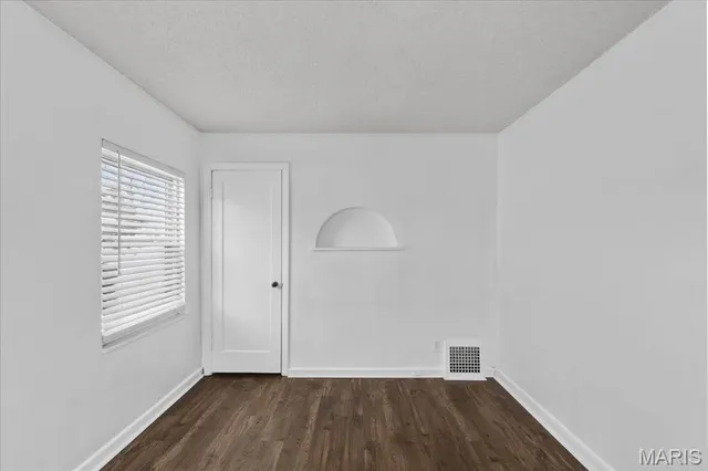 $249,900 | 9821 Zenith Drive, St. Louis, MO 63123