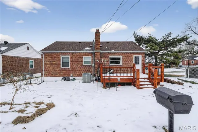 $249,900 | 9821 Zenith Drive, St. Louis, MO 63123