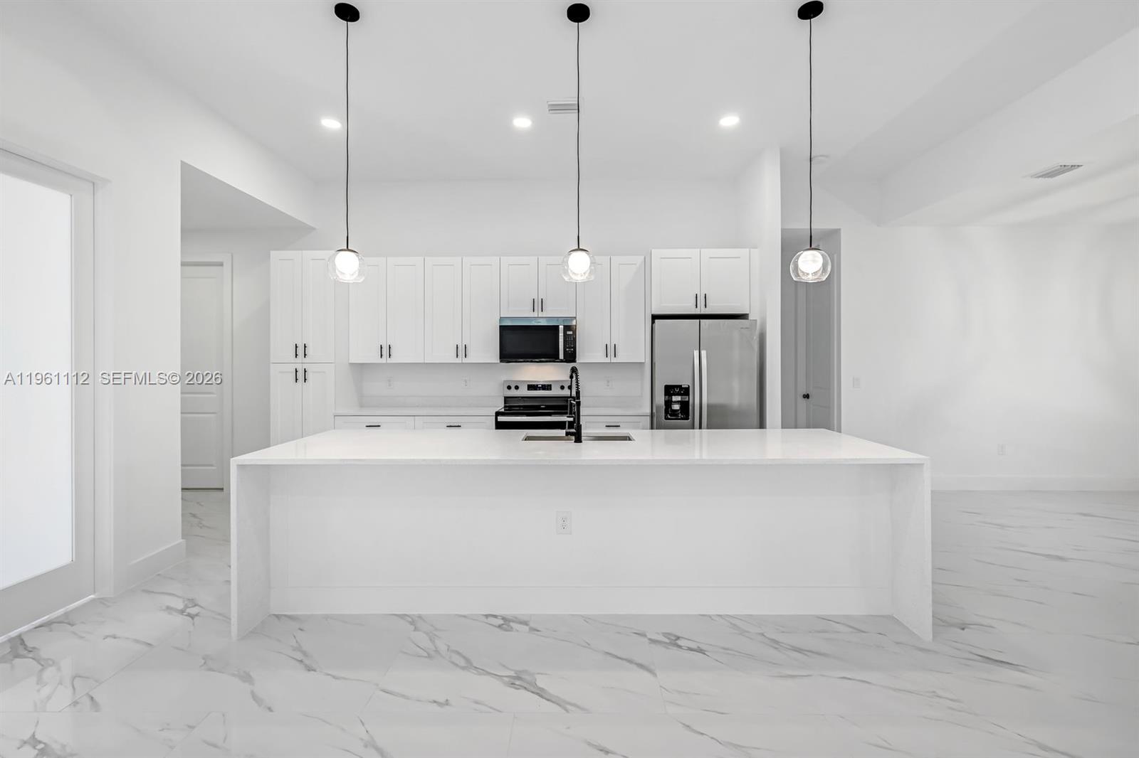 2113 Grayson Avenue Alva, FL 33920 - Photo 6 of 25