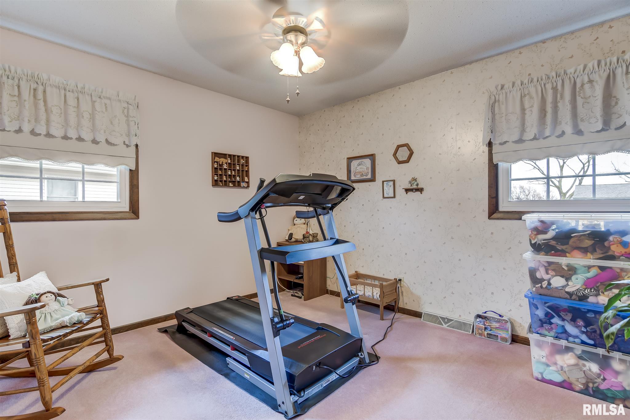 604 Rainbow Drive Athens, IL 62613 - Photo 19 of 27 Gallery Image 19