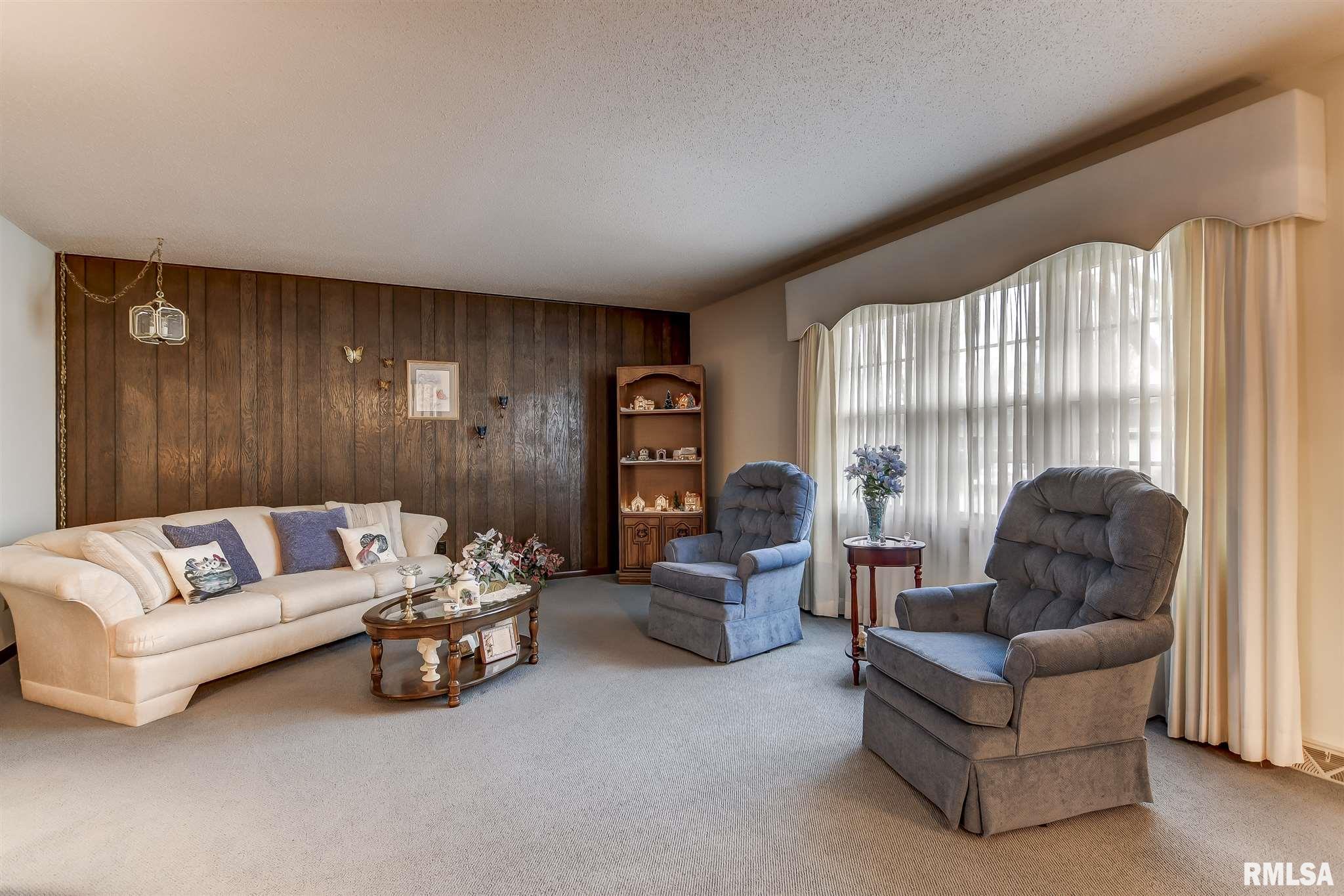 604 Rainbow Drive Athens, IL 62613 - Photo 3 of 27 Gallery Image 3
