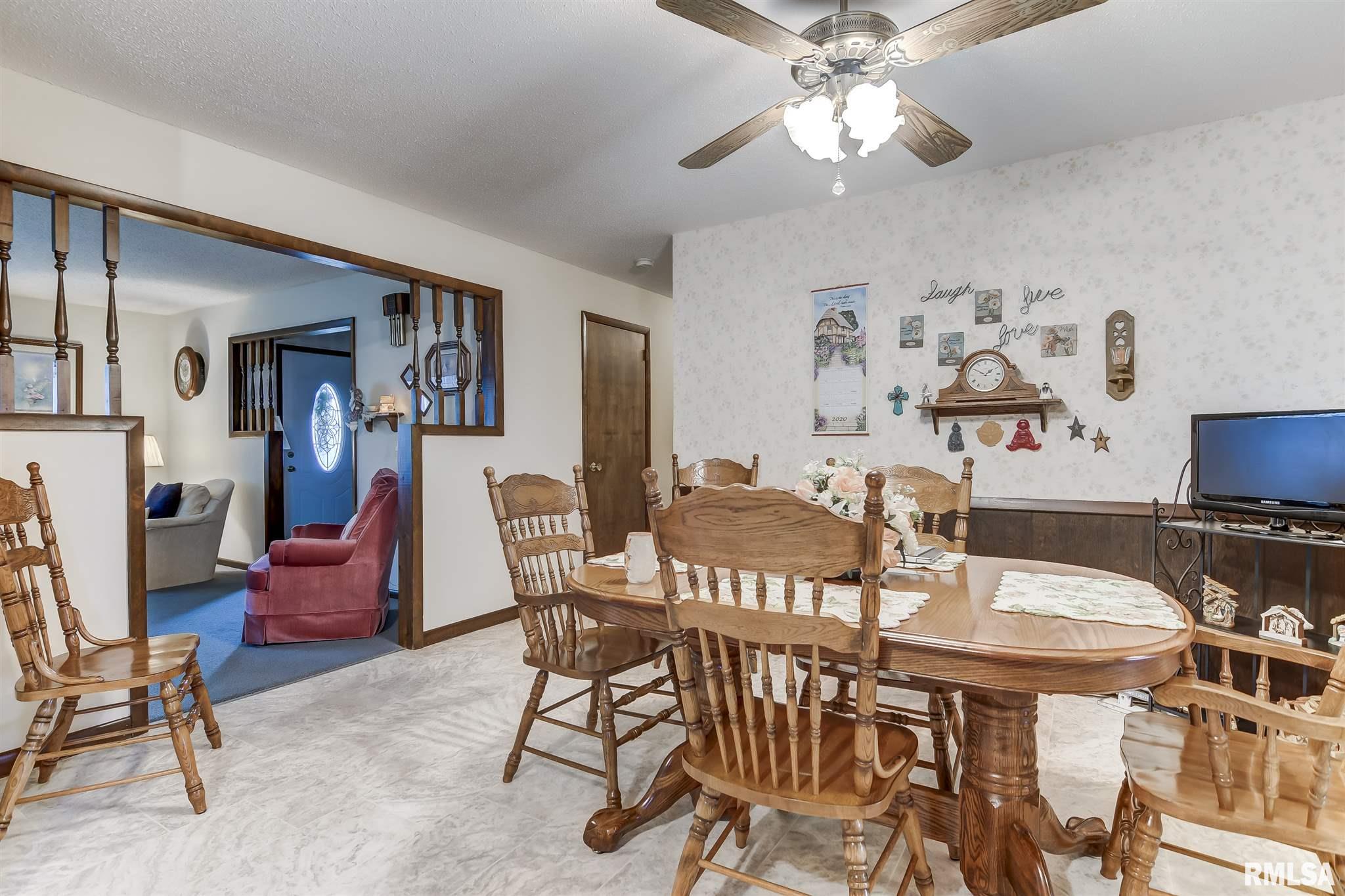 604 Rainbow Drive Athens, IL 62613 - Photo 8 of 27 Gallery Image 8