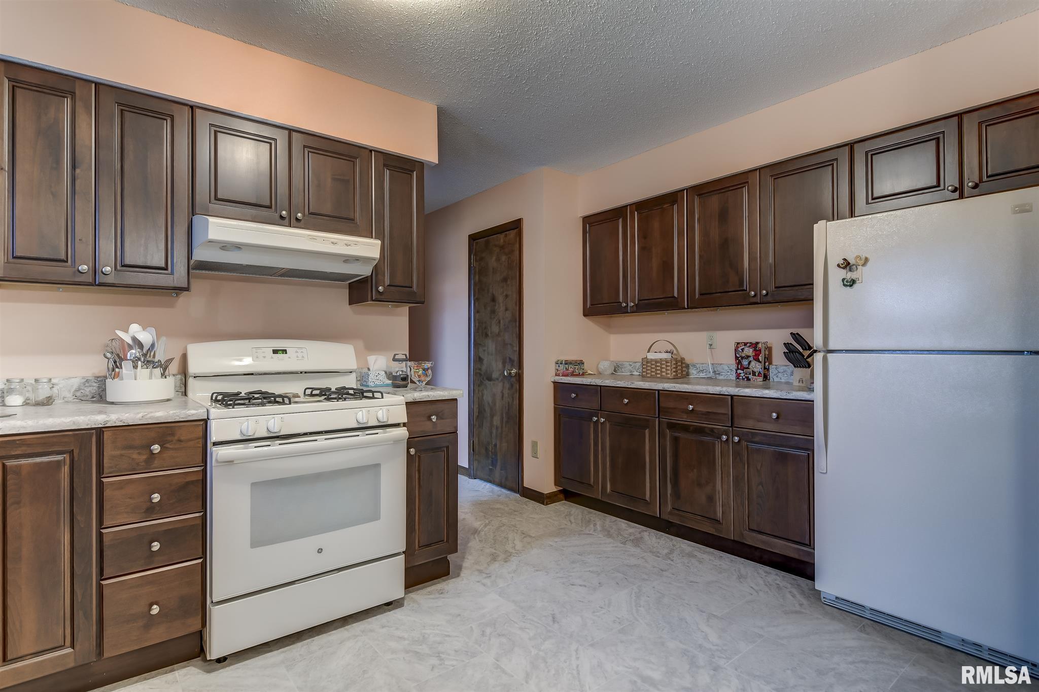 604 Rainbow Drive Athens, IL 62613 - Photo 10 of 27 Gallery Image 10