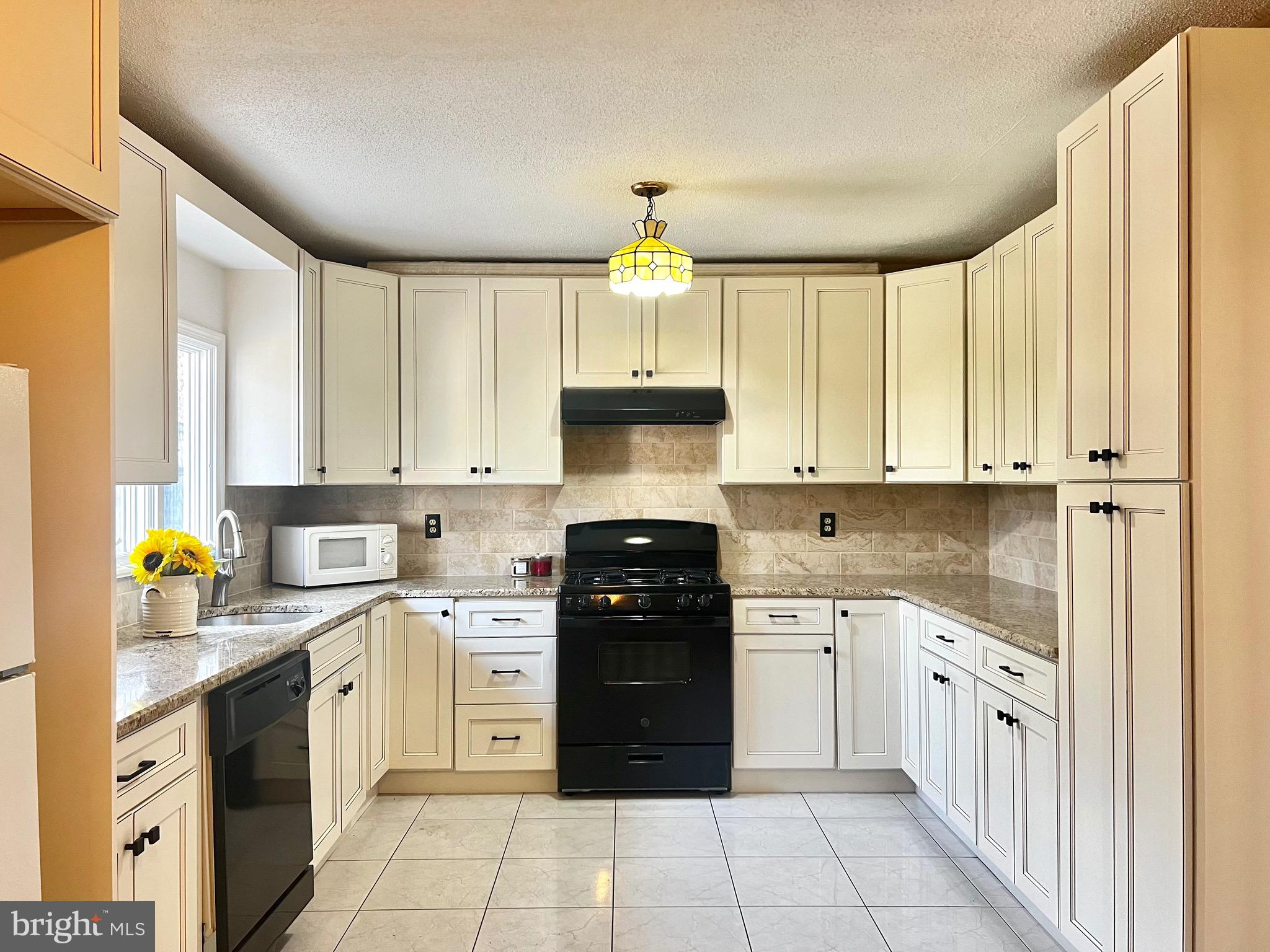 54 Penn Lyle Road Princeton Junction, NJ 08550 - Photo 6 of 36 Gallery Image 6