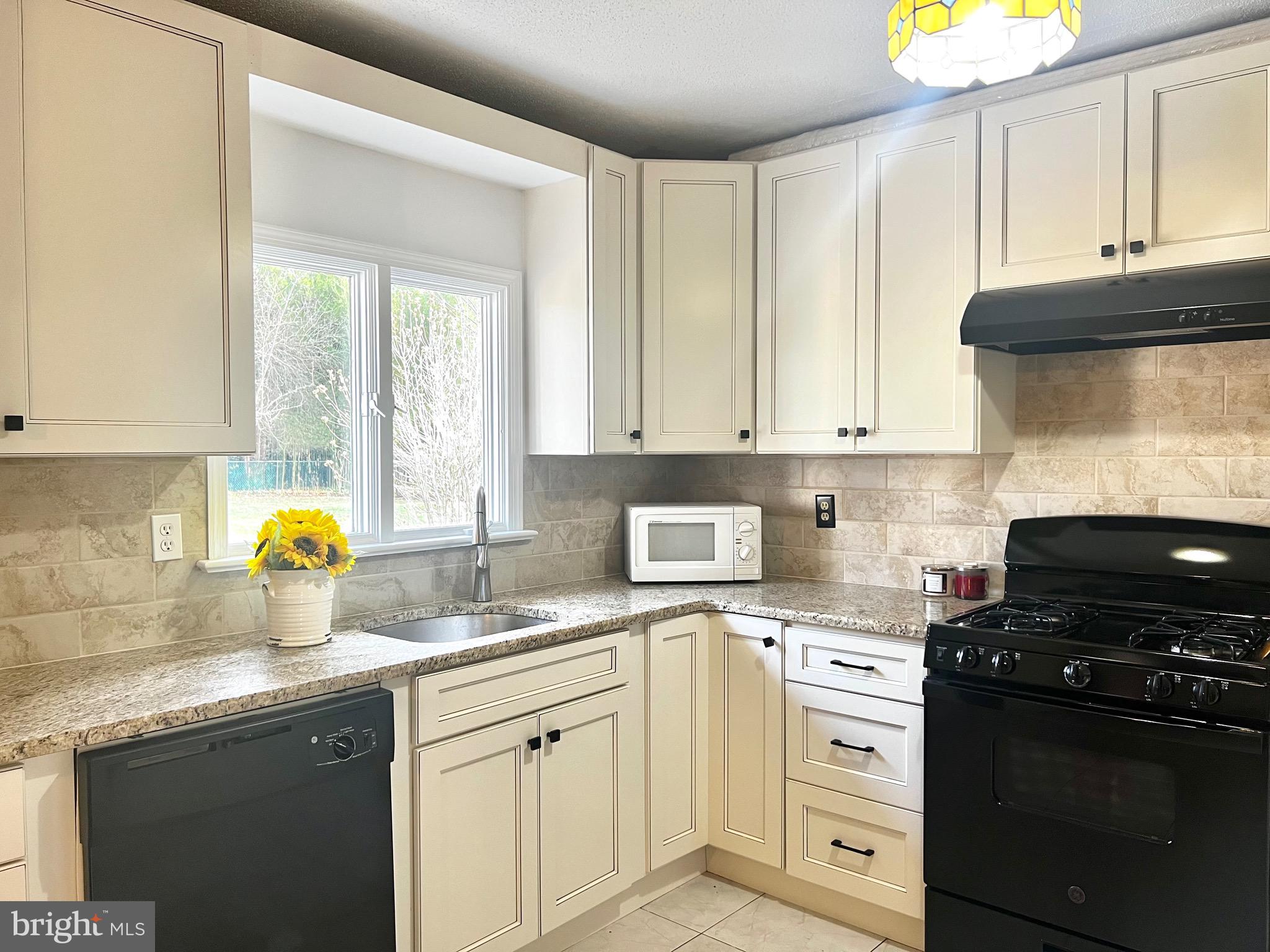 54 Penn Lyle Road Princeton Junction, NJ 08550 - Photo 7 of 36 Gallery Image 7