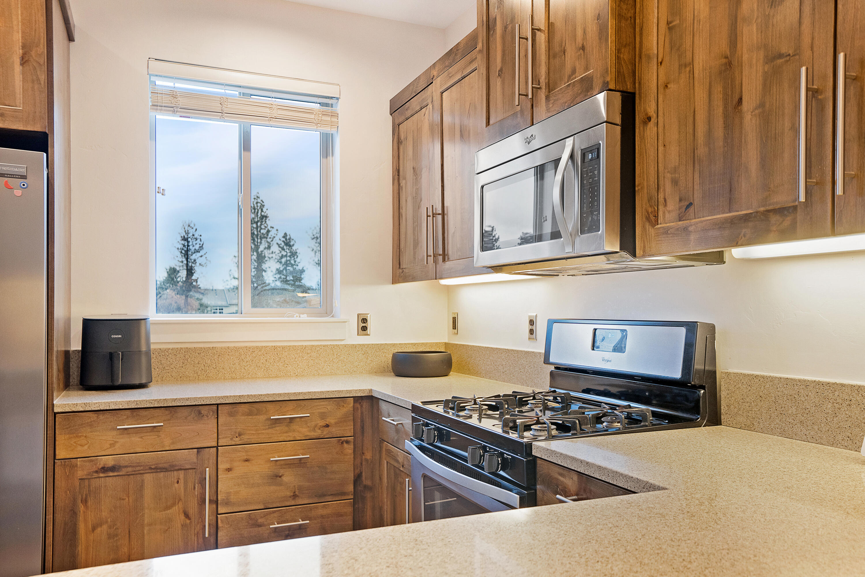 612 Northeast Vail Lane Bend, OR 97701 - Photo 10 of 32