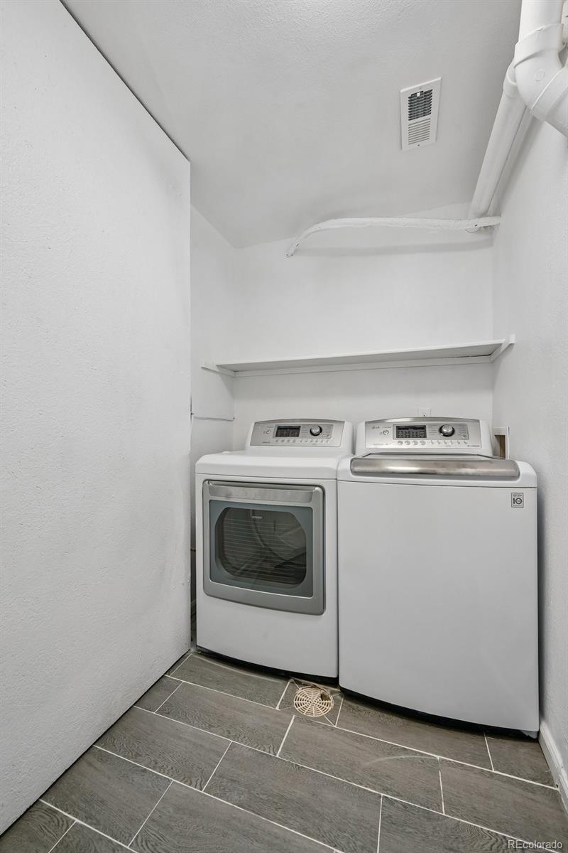 9520 Halstead Lane Lone Tree, CO 80124 - Photo 23 of 29 a utility room with washer and dryer