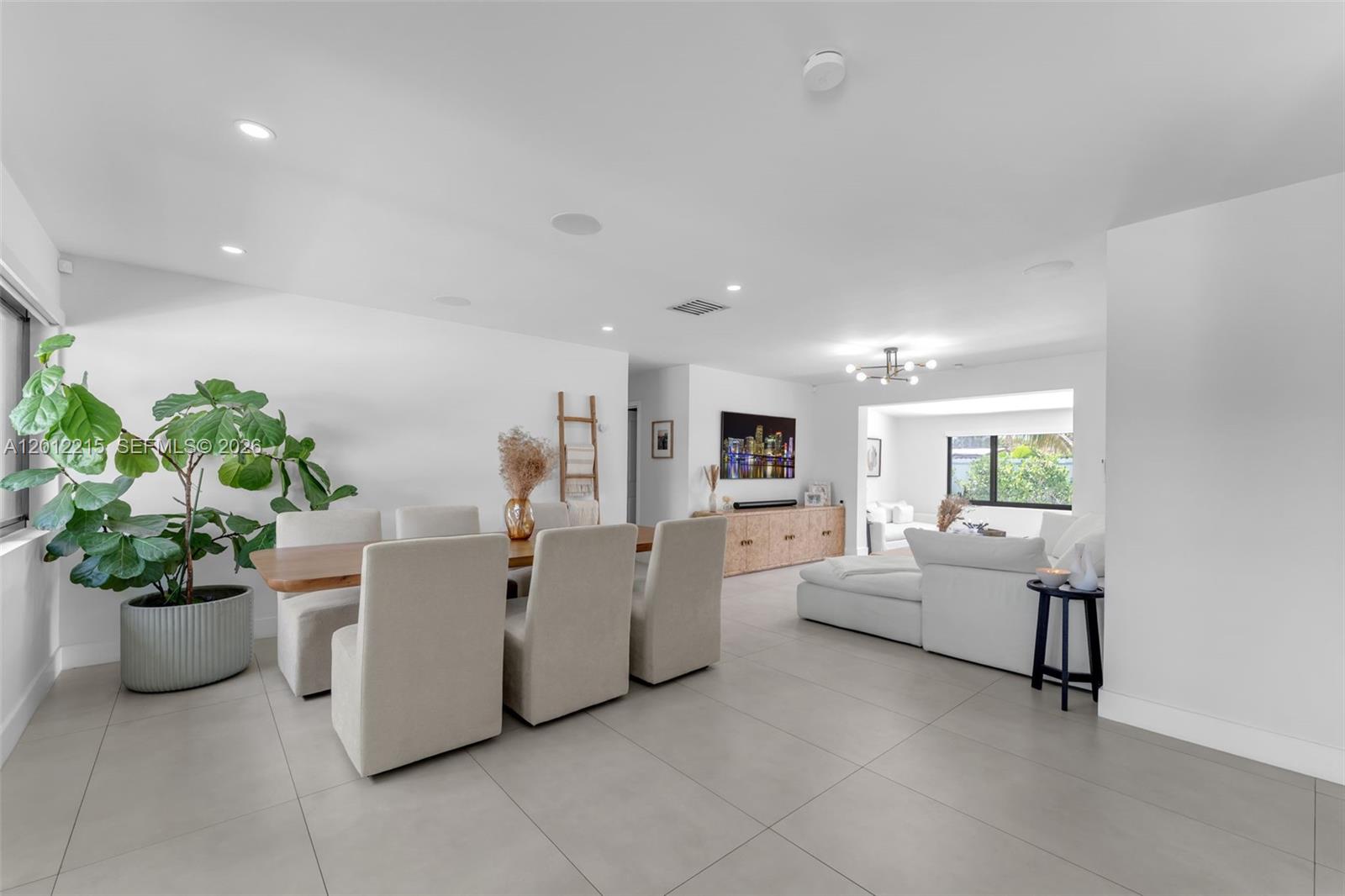 9250 Southwest 44th Street Miami, FL 33165 - Photo 4 of 55
