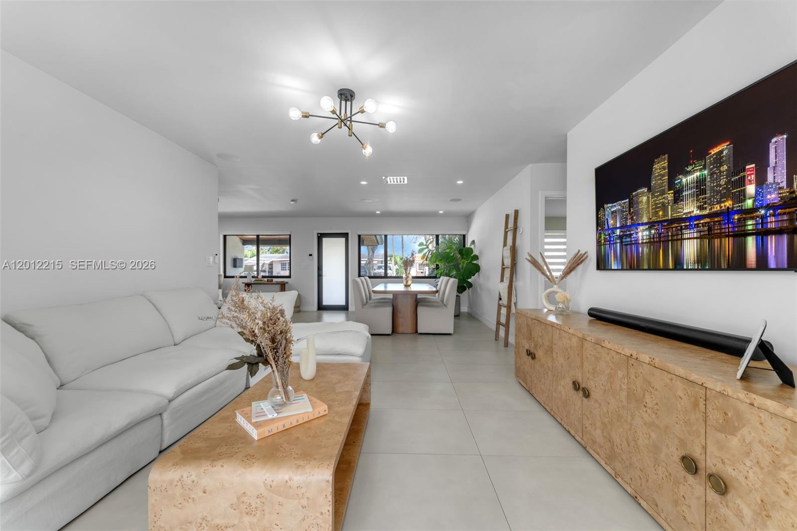 9250 Southwest 44th Street Miami, FL 33165 - Photo 8 of 55