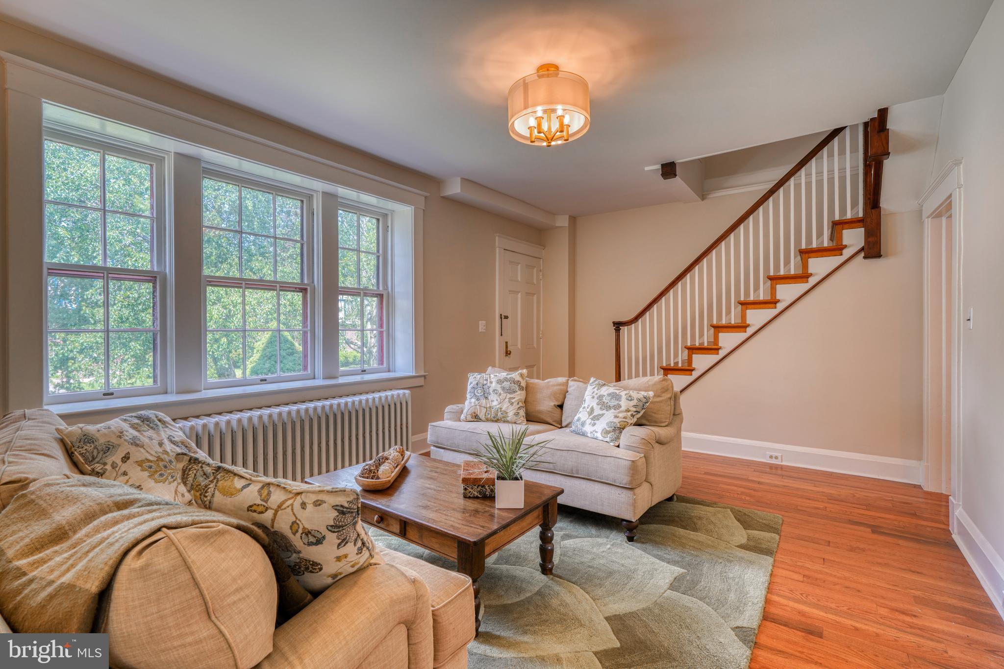 414 Westgate Road Baltimore, MD 21229 - Photo 3 of 44