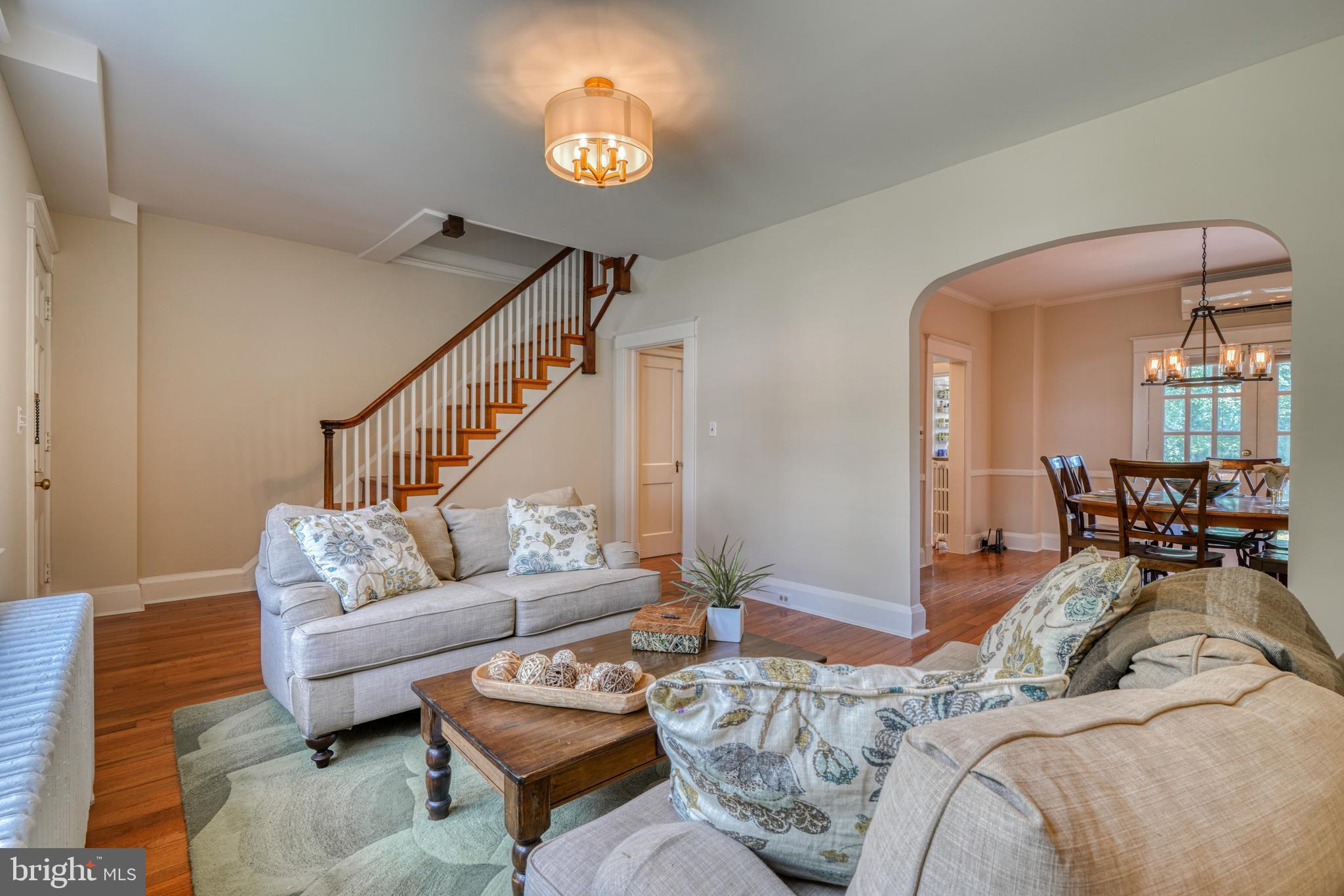 414 Westgate Road Baltimore, MD 21229 - Photo 4 of 44