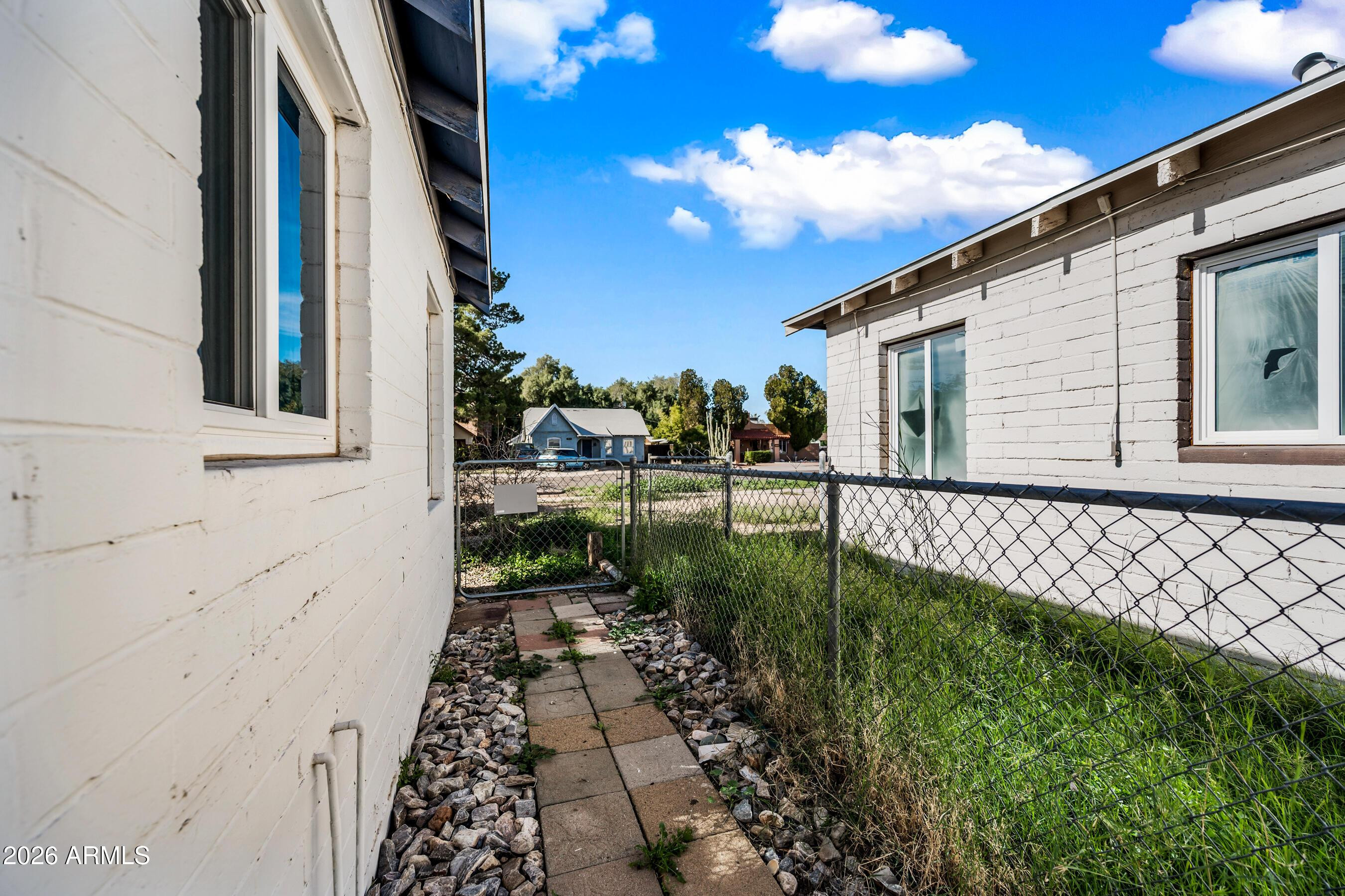 3903 North 12th Street Phoenix, AZ 85014 - Photo 16 of 16 a balcony view with a garden