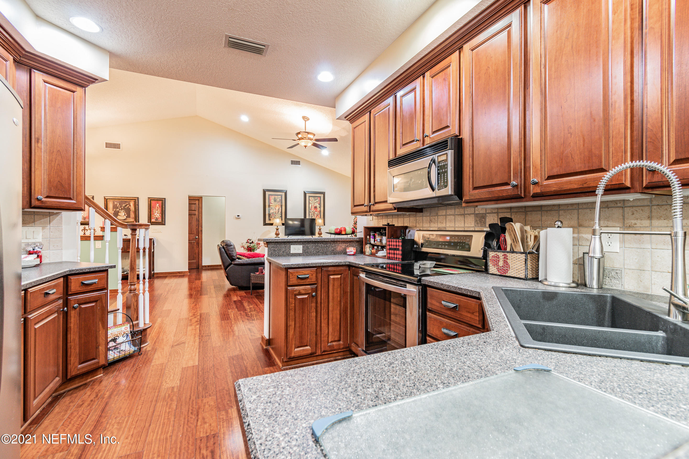268 Decoy Road Green Cove Springs, FL 32043 - Photo 17 of 49 Kitchen (5)