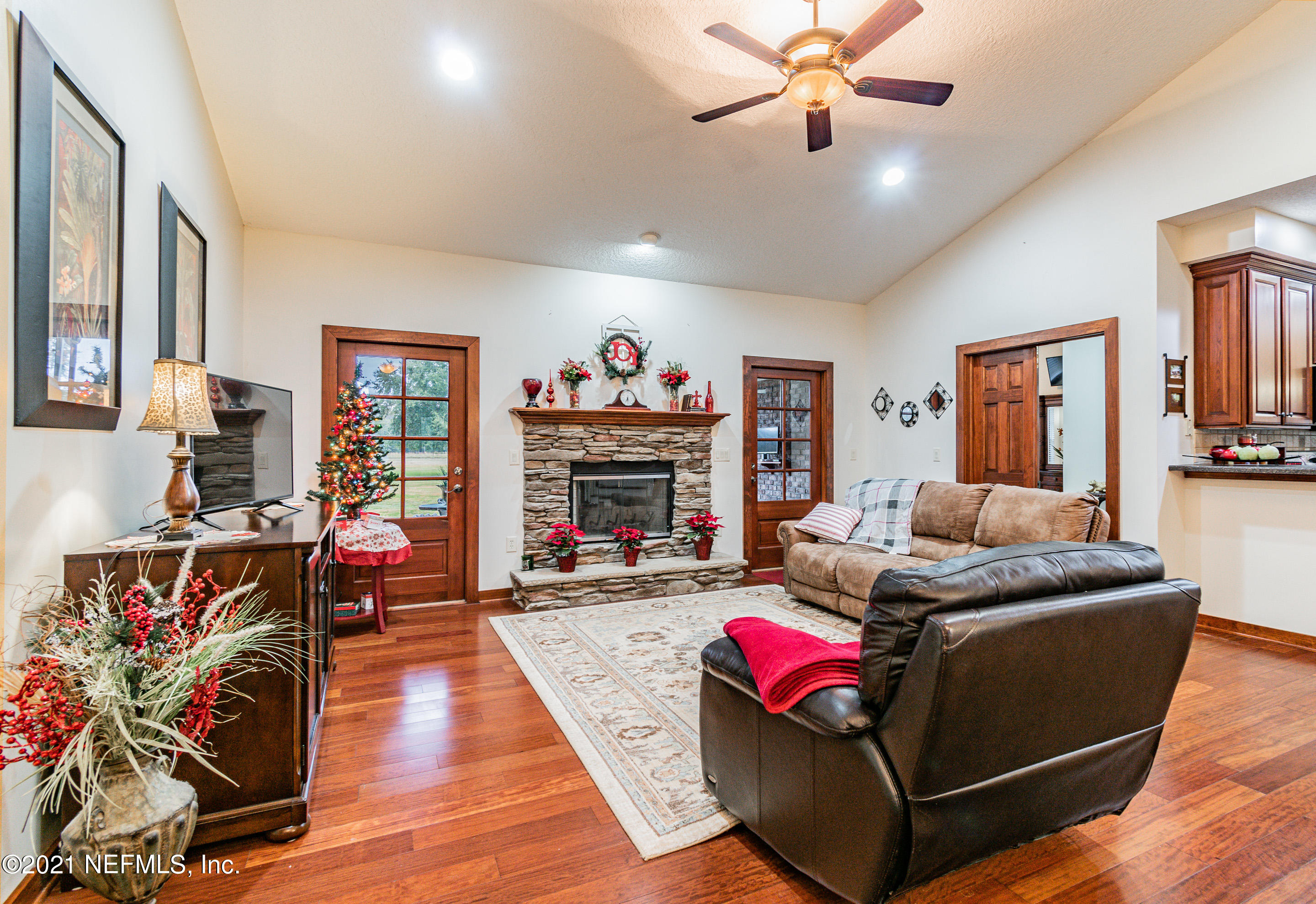 268 Decoy Road Green Cove Springs, FL 32043 - Photo 9 of 49 Family Room (1)