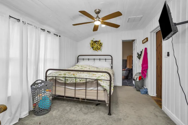 $2,500 | 631 Clear Lake Road, Clear Lake Shores, TX 77565