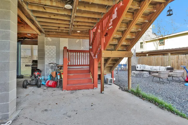 $2,500 | 631 Clear Lake Road, Clear Lake Shores, TX 77565