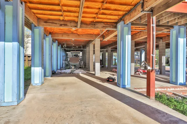 $2,500 | 631 Clear Lake Road, Clear Lake Shores, TX 77565