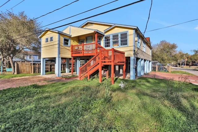 $2,500 | 631 Clear Lake Road, Clear Lake Shores, TX 77565