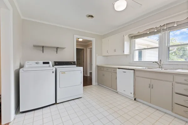 $2,100 | 1206 Campbell Street, Joliet, IL 60435