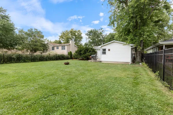 $2,100 | 1206 Campbell Street, Joliet, IL 60435