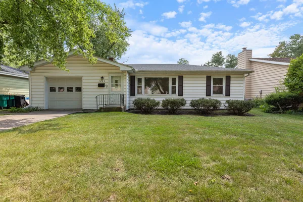 $2,100 | 1206 Campbell Street, Joliet, IL 60435