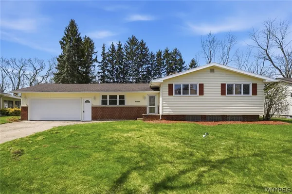 $349,000 | 358 Brookwood Drive, Hamburg, NY 14075