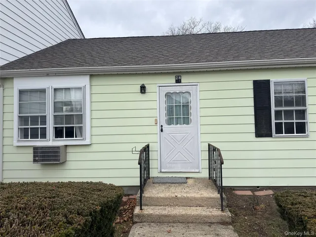 $225,000 | 1000 9th Street, Unit D28, Greenport, NY 11944