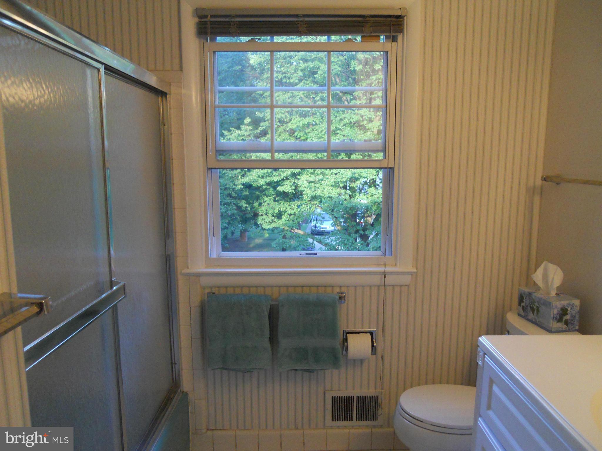 1218 North Belgrade Road Silver Spring, MD 20902 - Photo 20 of 27 Bath
