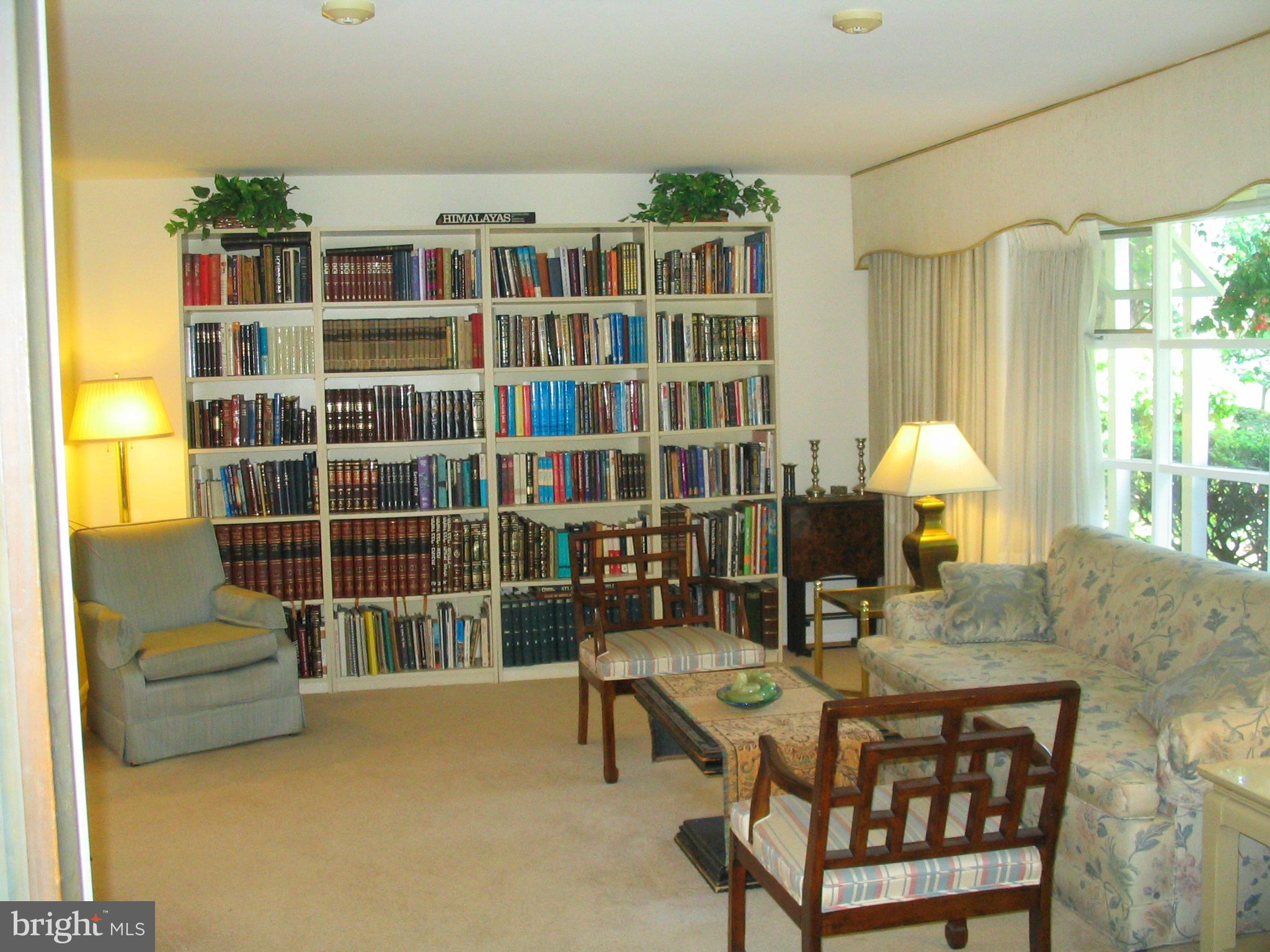1218 North Belgrade Road Silver Spring, MD 20902 - Photo 9 of 27 Living Room