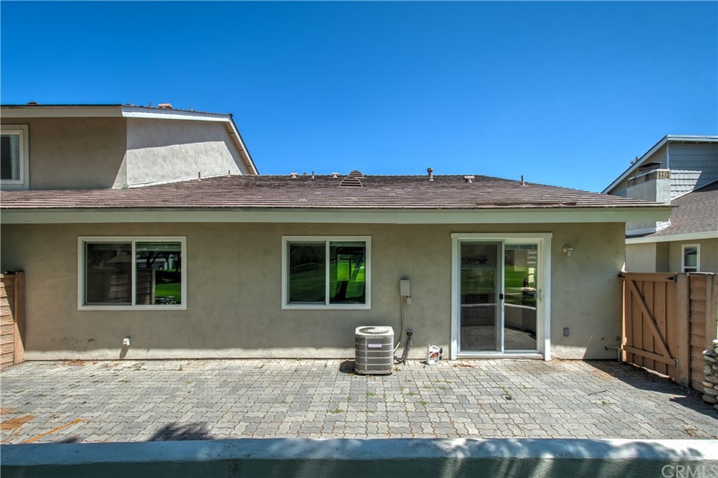 13 Brookmont, Unit 60 Irvine, CA 92604 - Photo 39 of 49 a front view of a house with porch