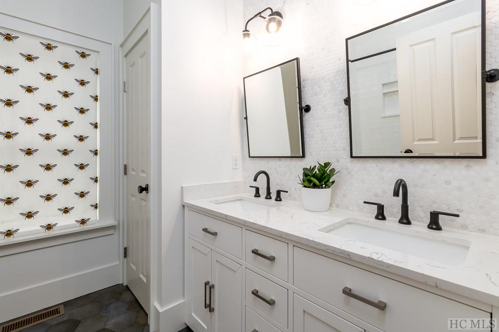 135 Ridge Lane Highlands, NC 28741 - Photo 12 of 25 Gallery Image 12