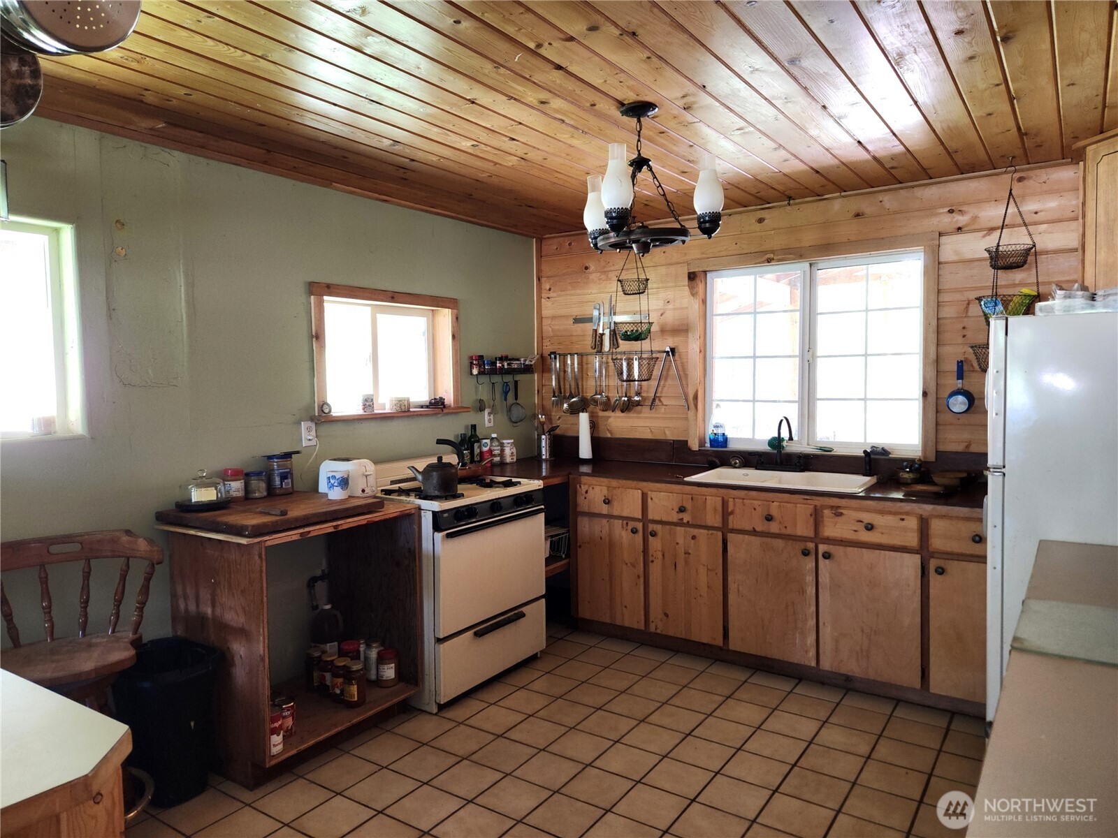 363 Sheridan Road Republic, WA 99166 - Photo 7 of 40