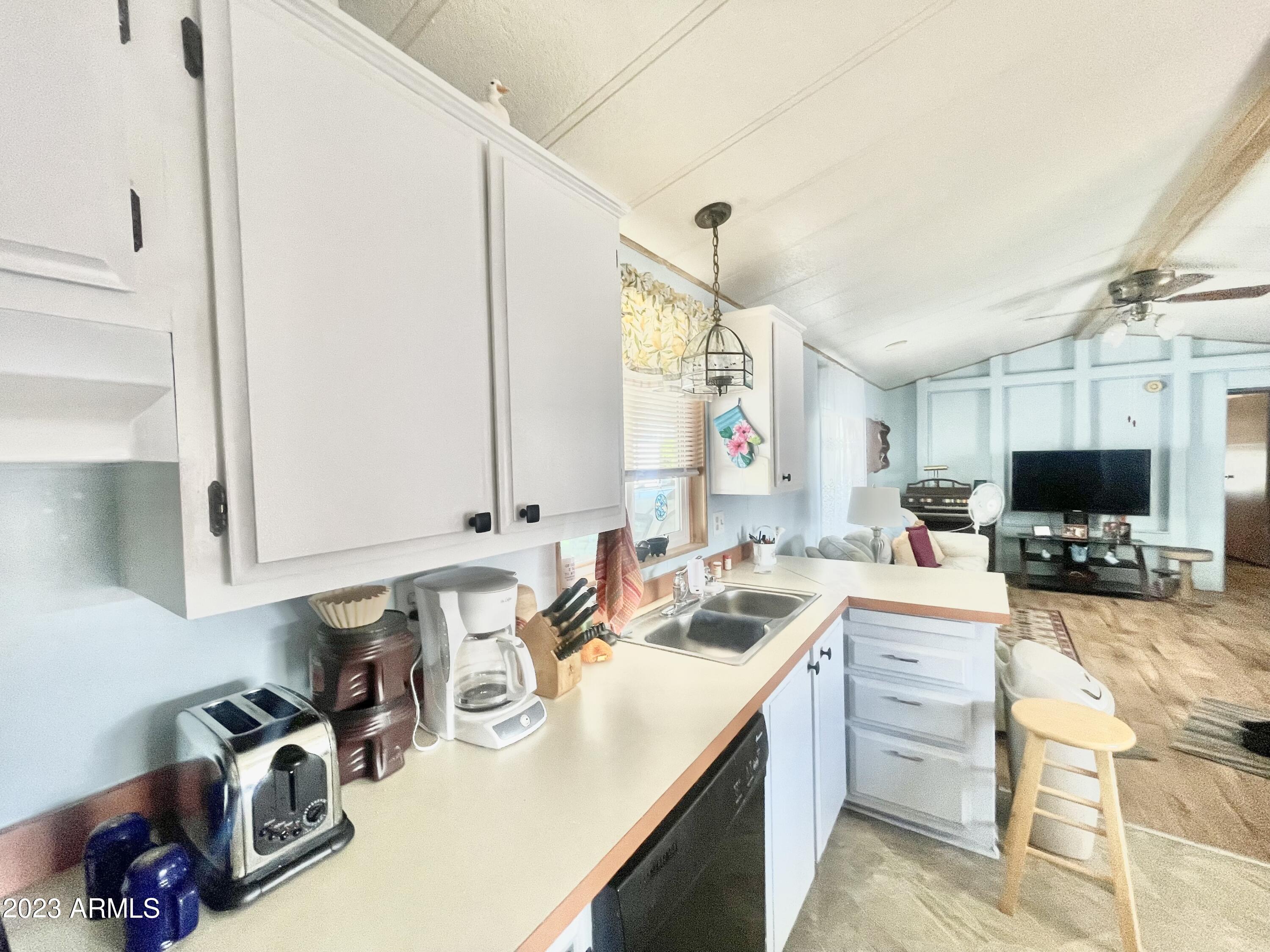 652 South Ellsworth Road, Unit 44 Mesa, AZ 85208 - Photo 6 of 27 PUEBLO44SIDEKITCHEN