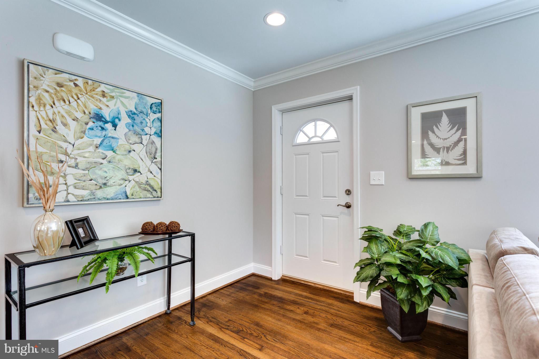 9033 Buckner Road Alexandria, VA 22309 - Photo 4 of 22 Interior (General)