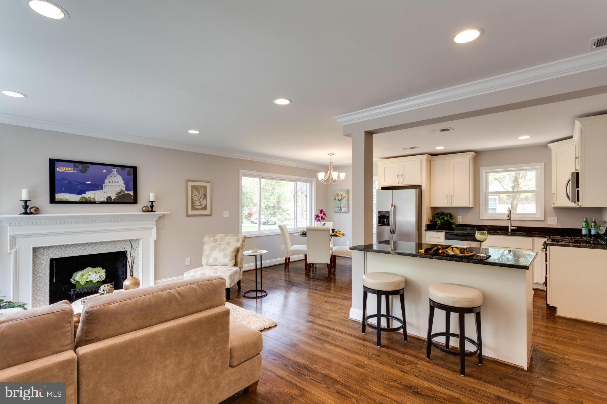 9033 Buckner Road Alexandria, VA 22309 - Photo 6 of 22 Living Room